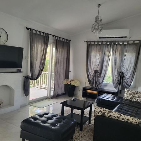Villa Neyla Four Bedroom Coral Bay Beach Front Ngoại thất bức ảnh