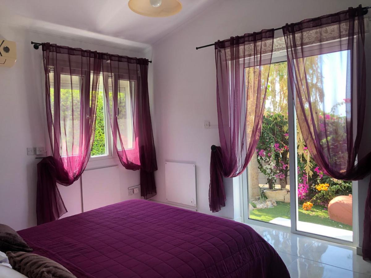 Villa Neyla Four Bedroom Coral Bay Beach Front Ngoại thất bức ảnh