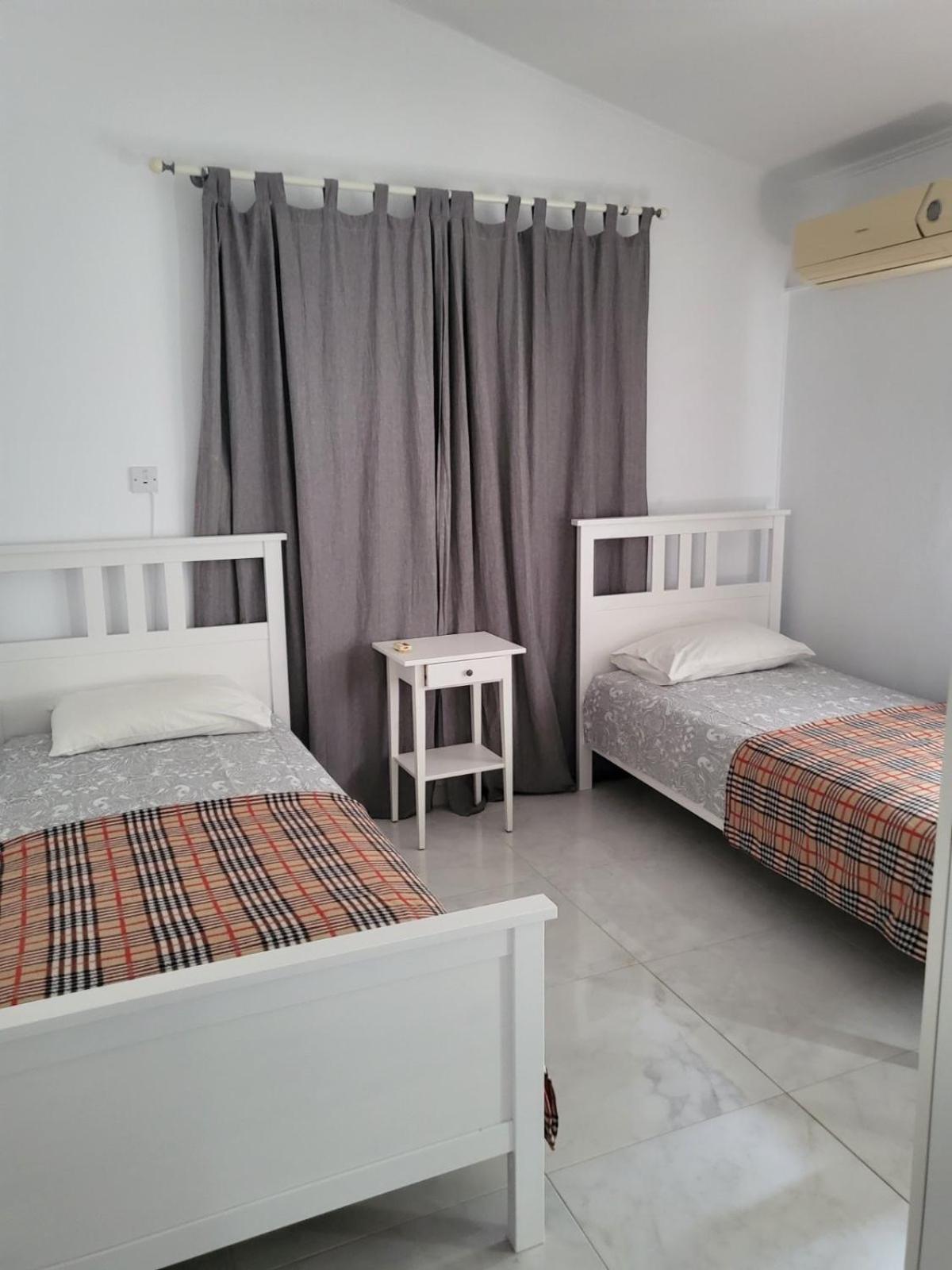 Villa Neyla Four Bedroom Coral Bay Beach Front Ngoại thất bức ảnh