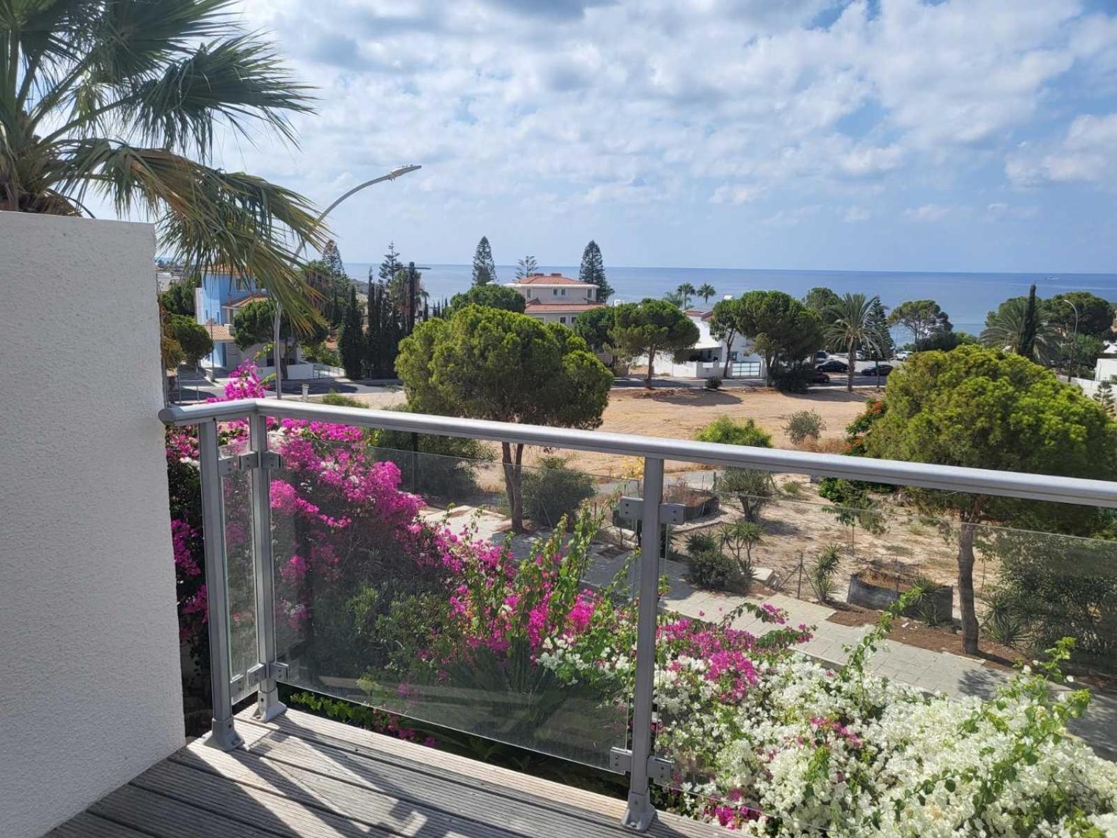Villa Neyla Four Bedroom Coral Bay Beach Front Ngoại thất bức ảnh