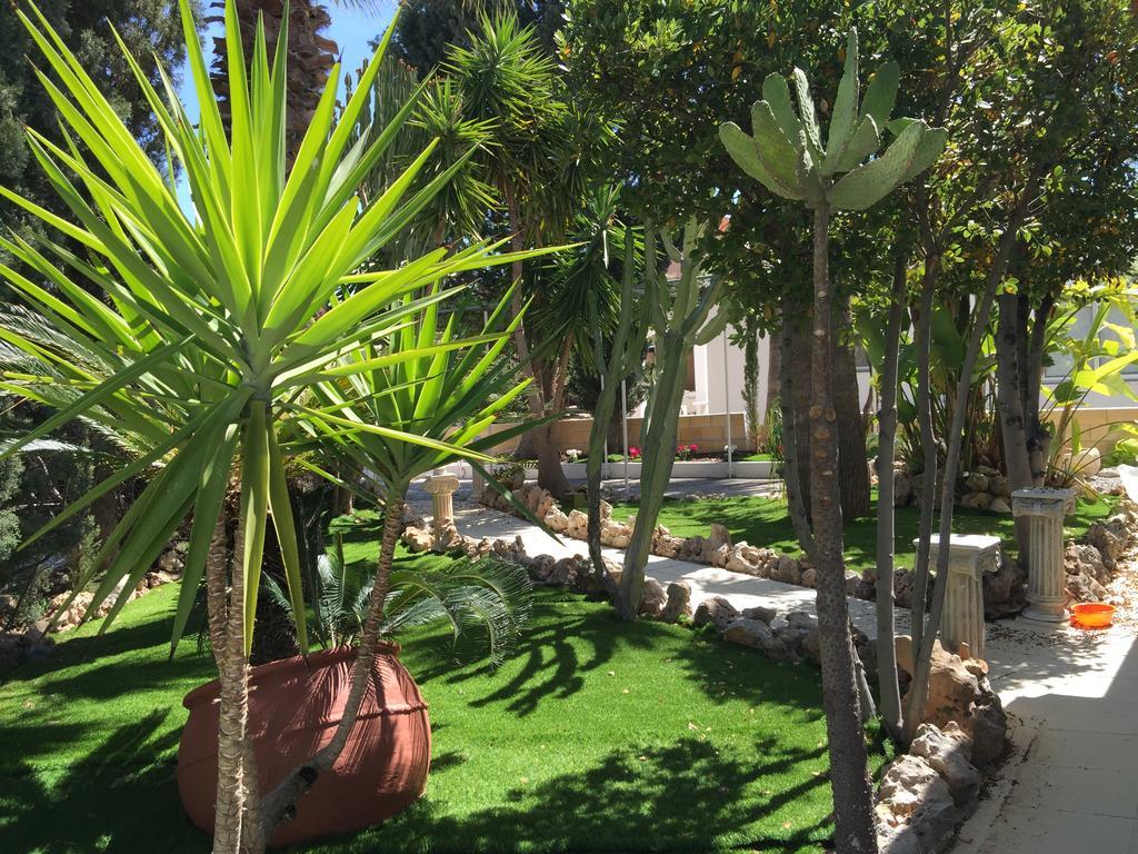 Villa Neyla Four Bedroom Coral Bay Beach Front Ngoại thất bức ảnh